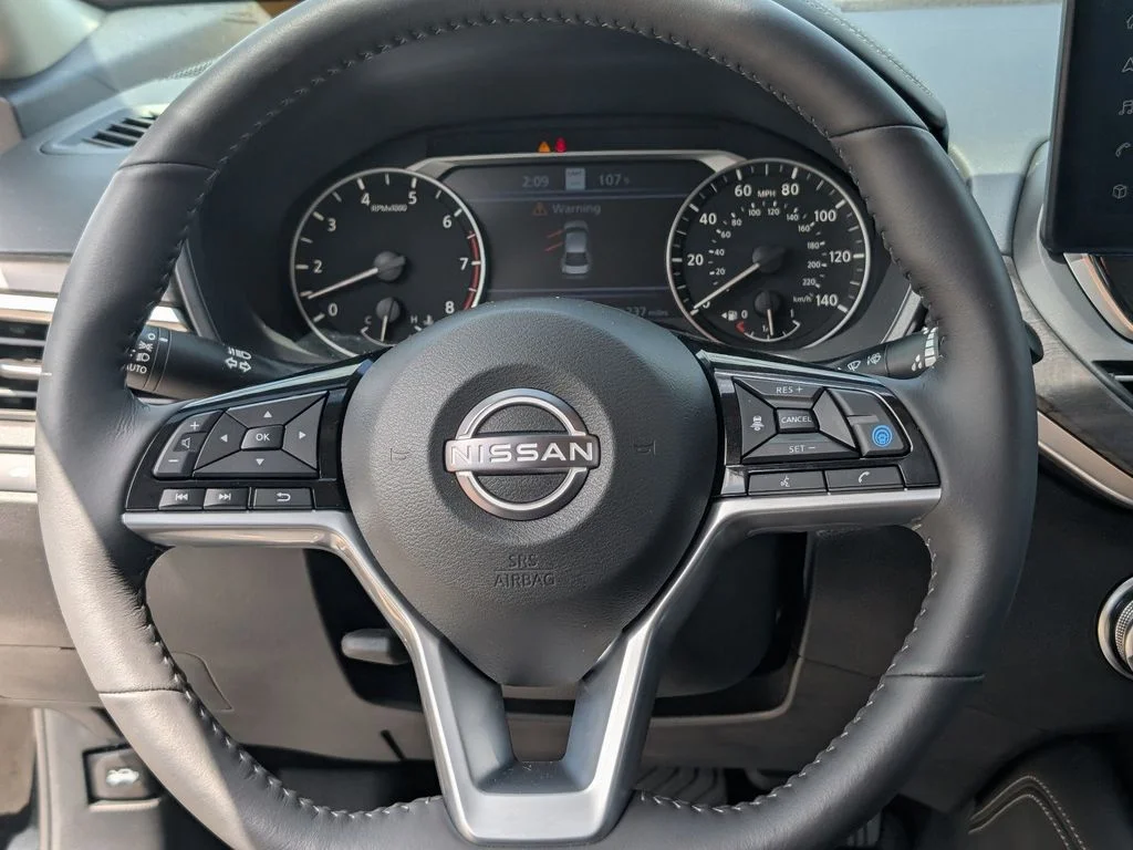 Used 2025 Black Nissan 2.5 SL image 14