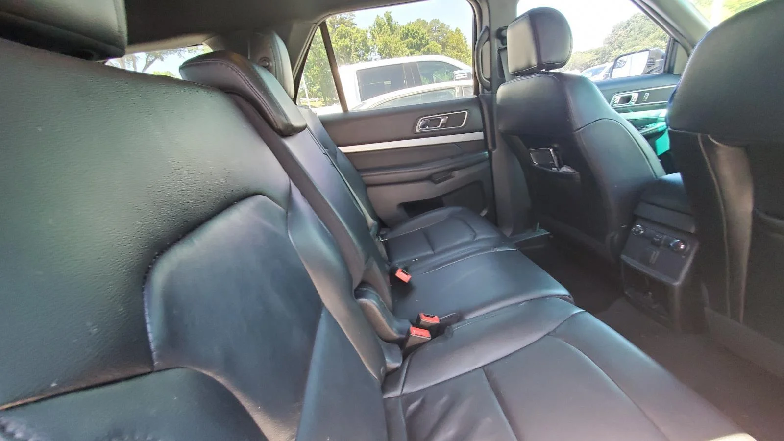 Used 2016 Shadow Black Ford XLT image 5