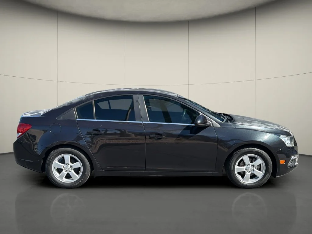 Used 2016 BLACK GRANITE METALLIC Chevrolet LT image 8