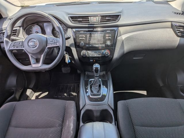Used 2018 White Nissan S image 15