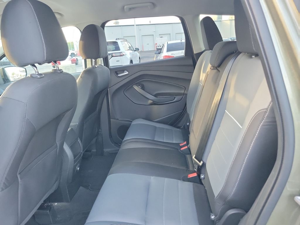 Used 2014  Ford SE image 12