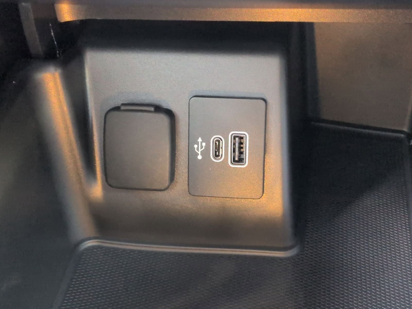 2025 Ford Explorer Active - Photo 32