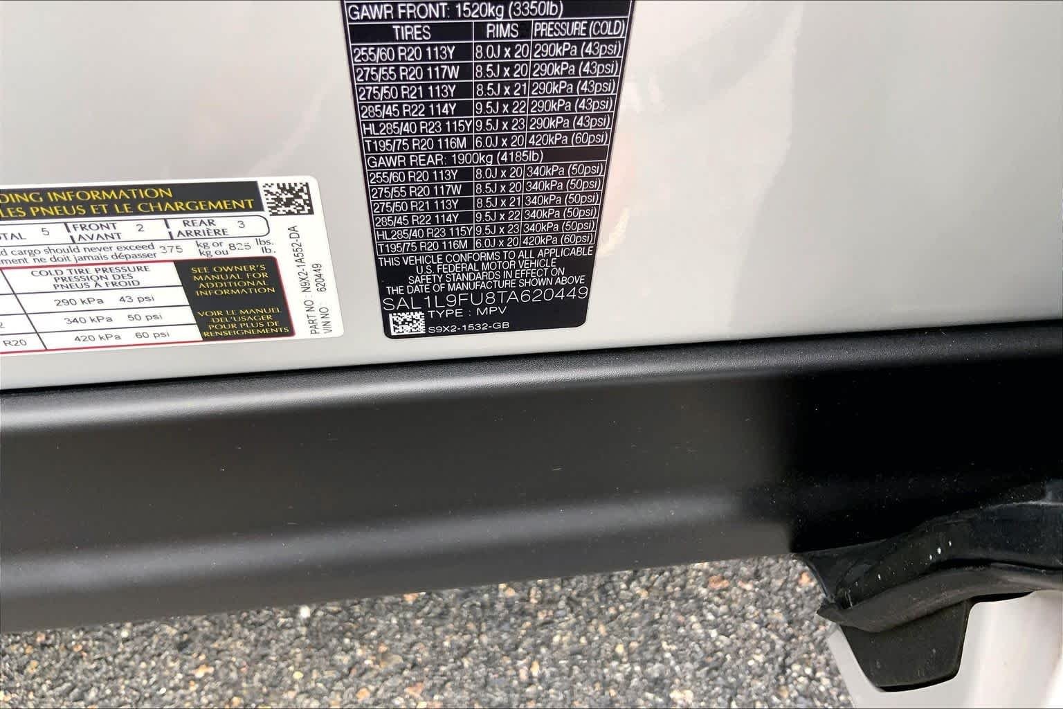 New 2026 Borasco Grey Land Rover Dynamic SE image 11