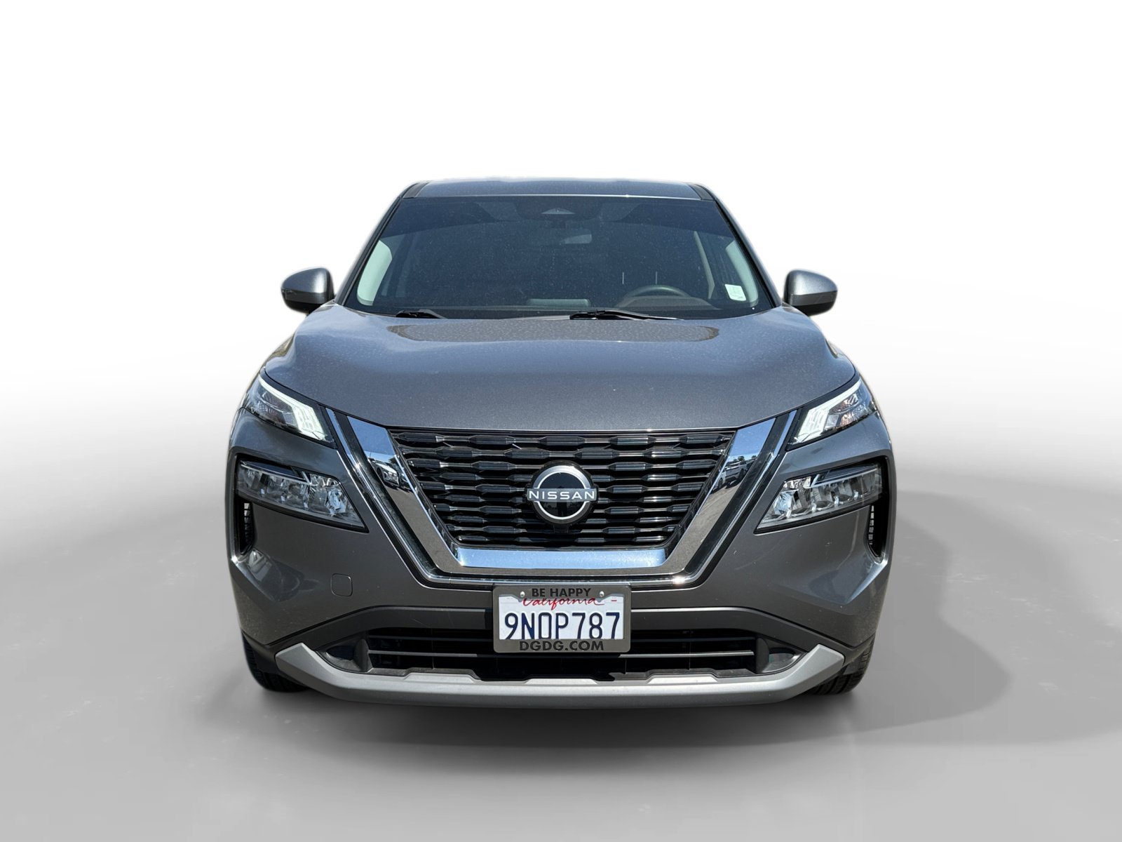 Used 2023 Gun Metallic Nissan SV image 8