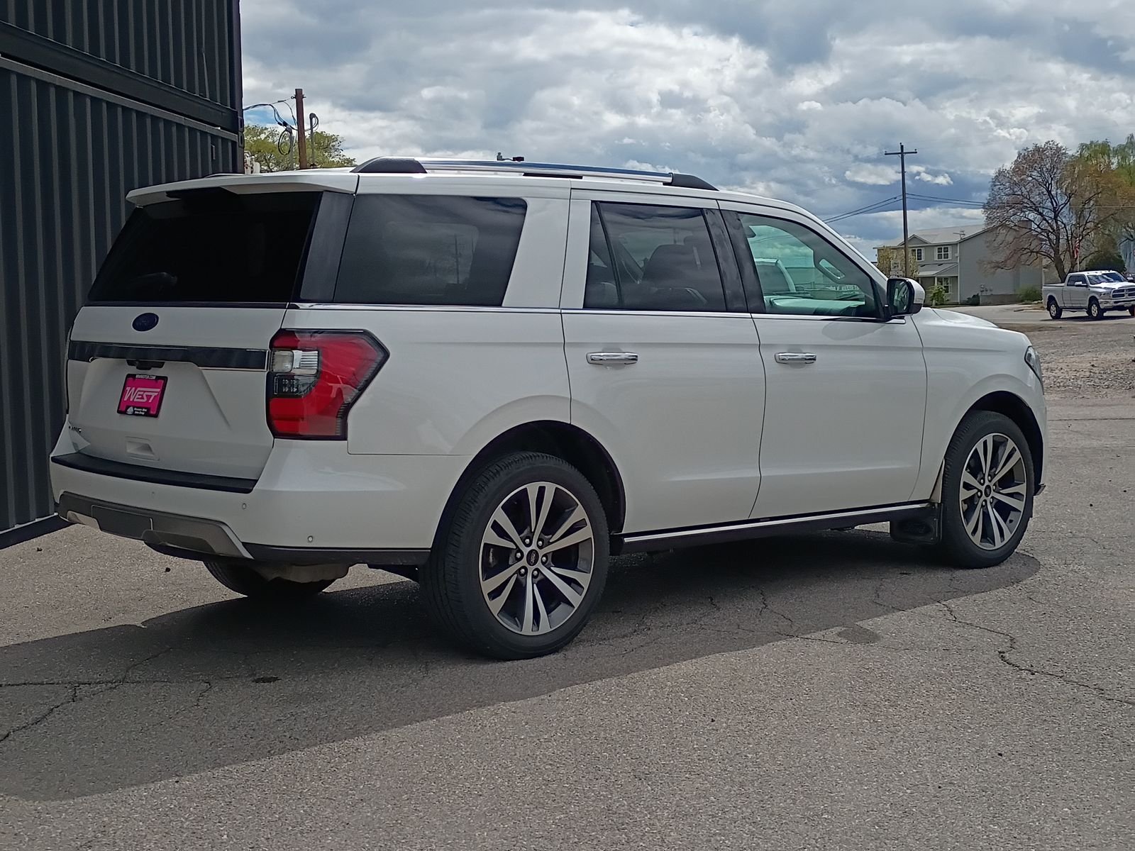 View vehicle photo 7