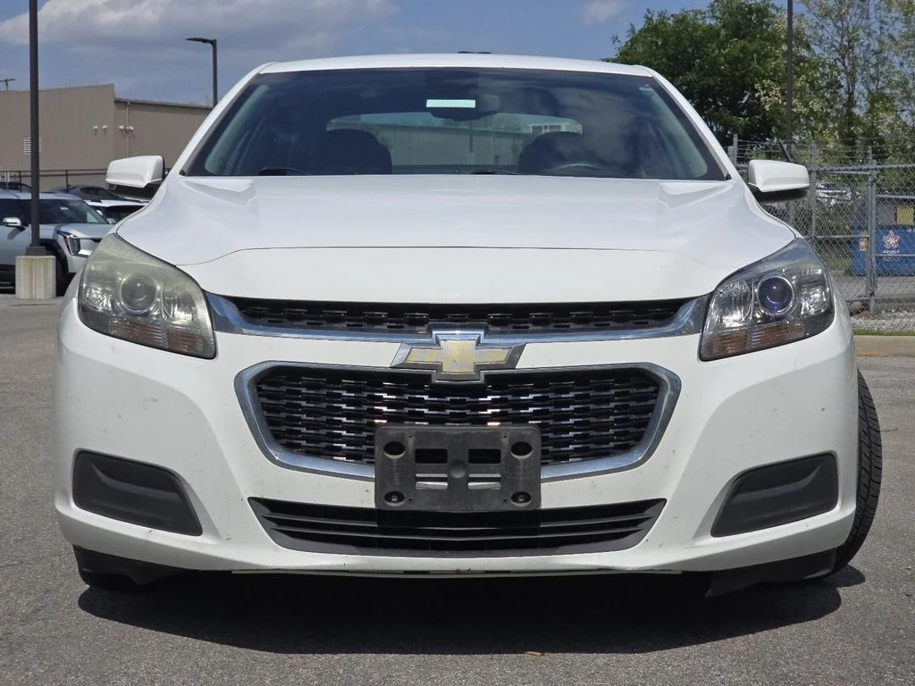 Used 2015 White Chevrolet LT image 9