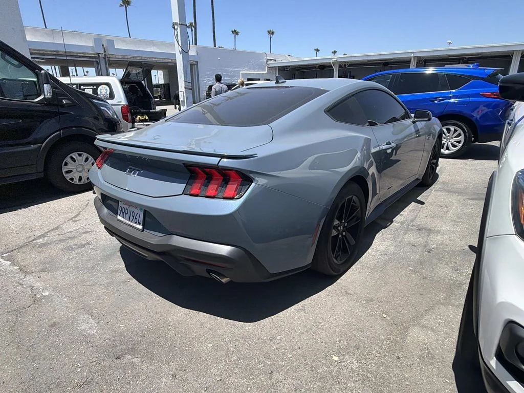 Used 2024 Vapor Blue Metallic Ford GT image 3