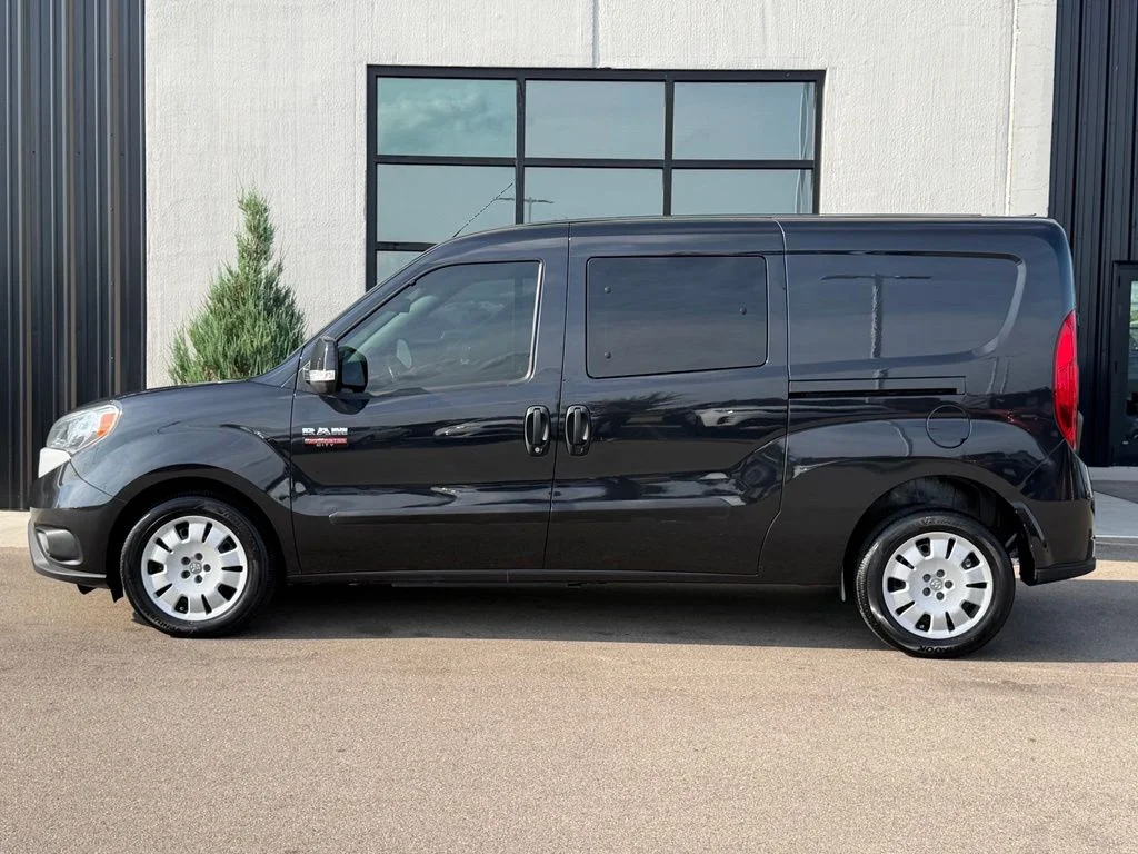Used 2021 Black Ram SLT image 2