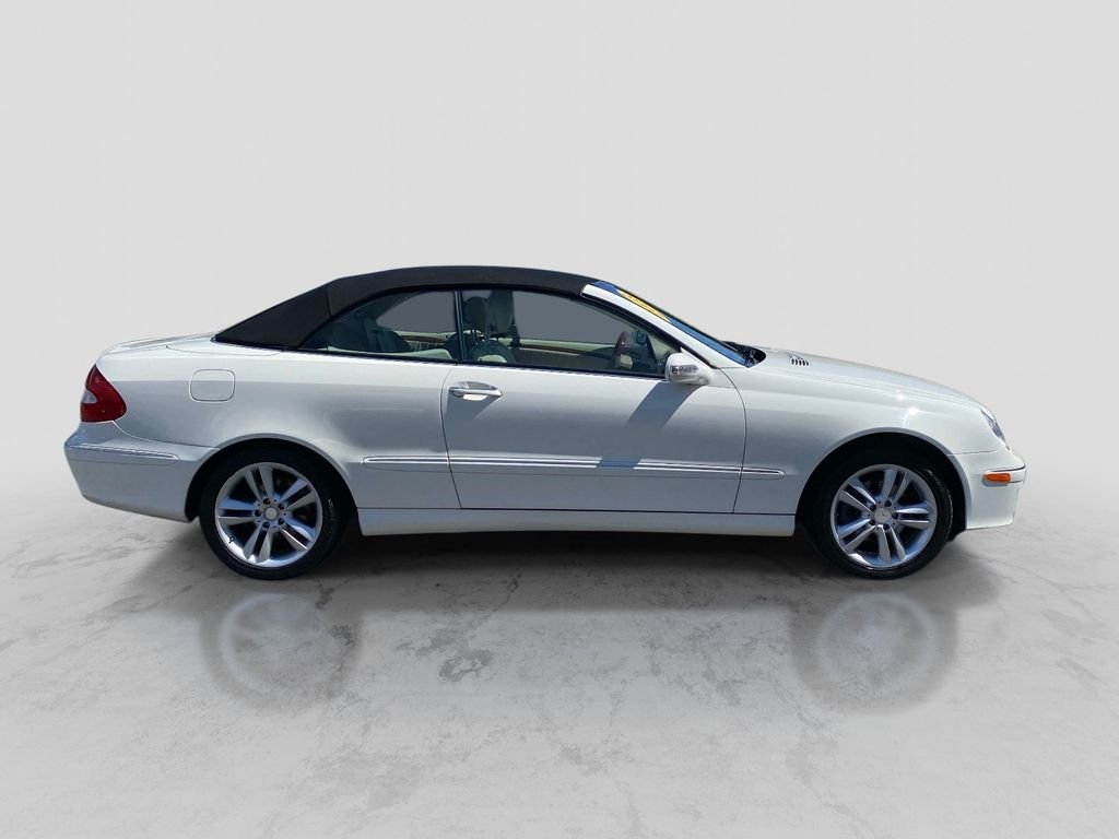 Used 2008 White Mercedes-Benz CLK 350 image 6