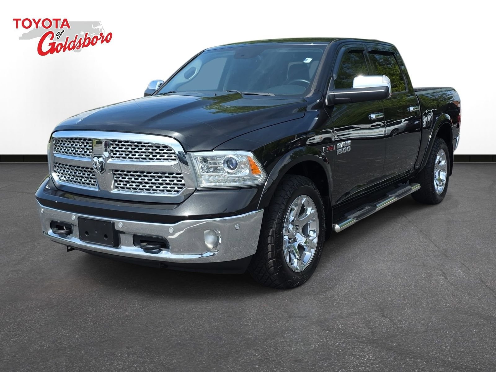 2018 RAM 1500 Laramie 4x4 Crew Cab 5'7's photo