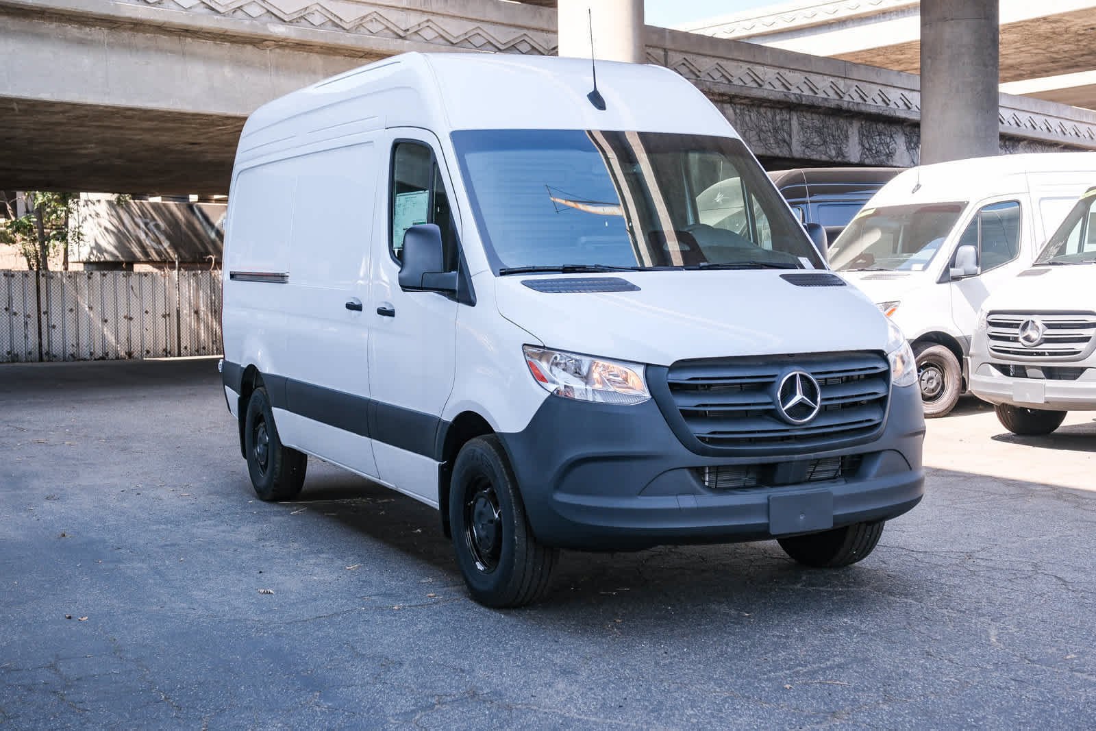 New 2025 Arctic+White Mercedes-Benz Cargo 144 WB  RWD 2.0L 4-Cylinder image 3