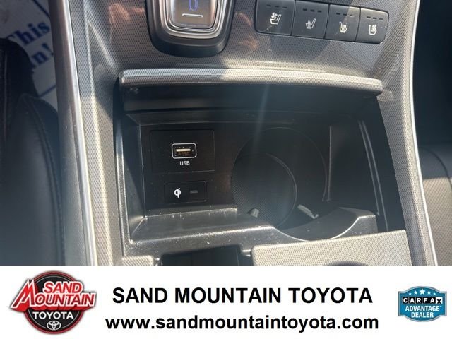 Used 2023 Silver Hyundai Calligraphy image 21