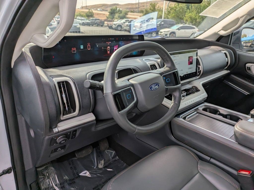 Used 2025 Silver Metallic Ford Active image 13