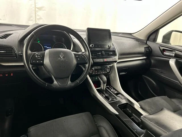 Used 2023 Silver Mitsubishi SEL image 19