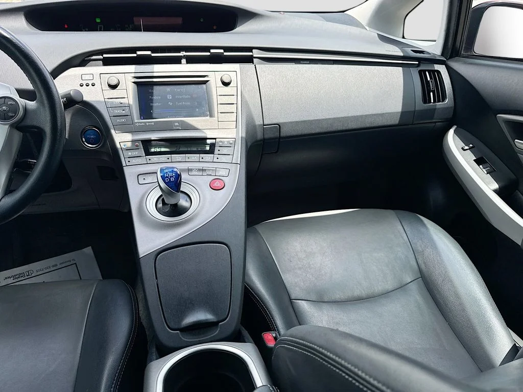Used 2014 Red Toyota Five image 27