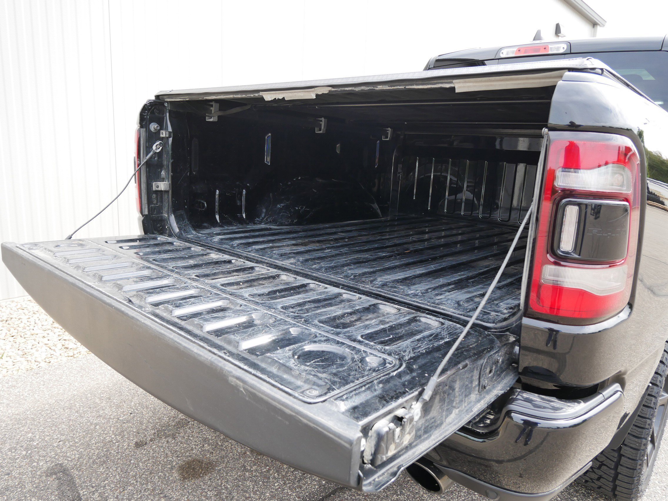 Certified Used 2023 Diamond Black Crystal Pearlcoat Ram Laramie image 12