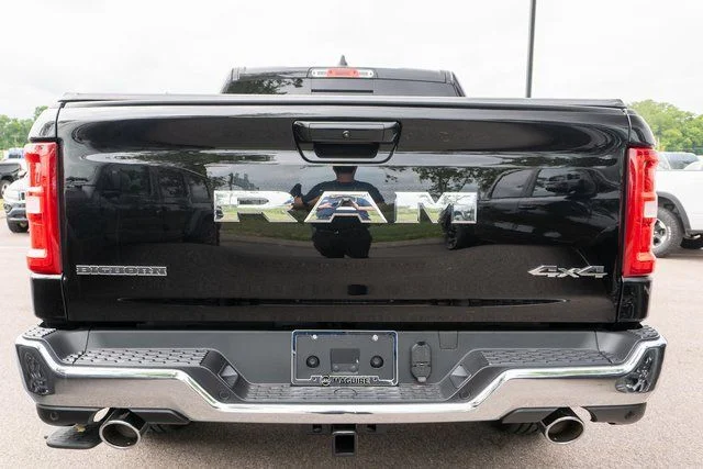 New 2026 Diamond Black Crystal Pearl-Coat Exterior Paint RAM Big Horn/Lone Star image 6
