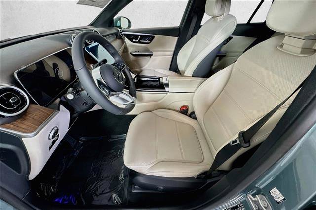 New 2027 Verde Silver Metallic Mercedes-Benz GLC 300 image 48