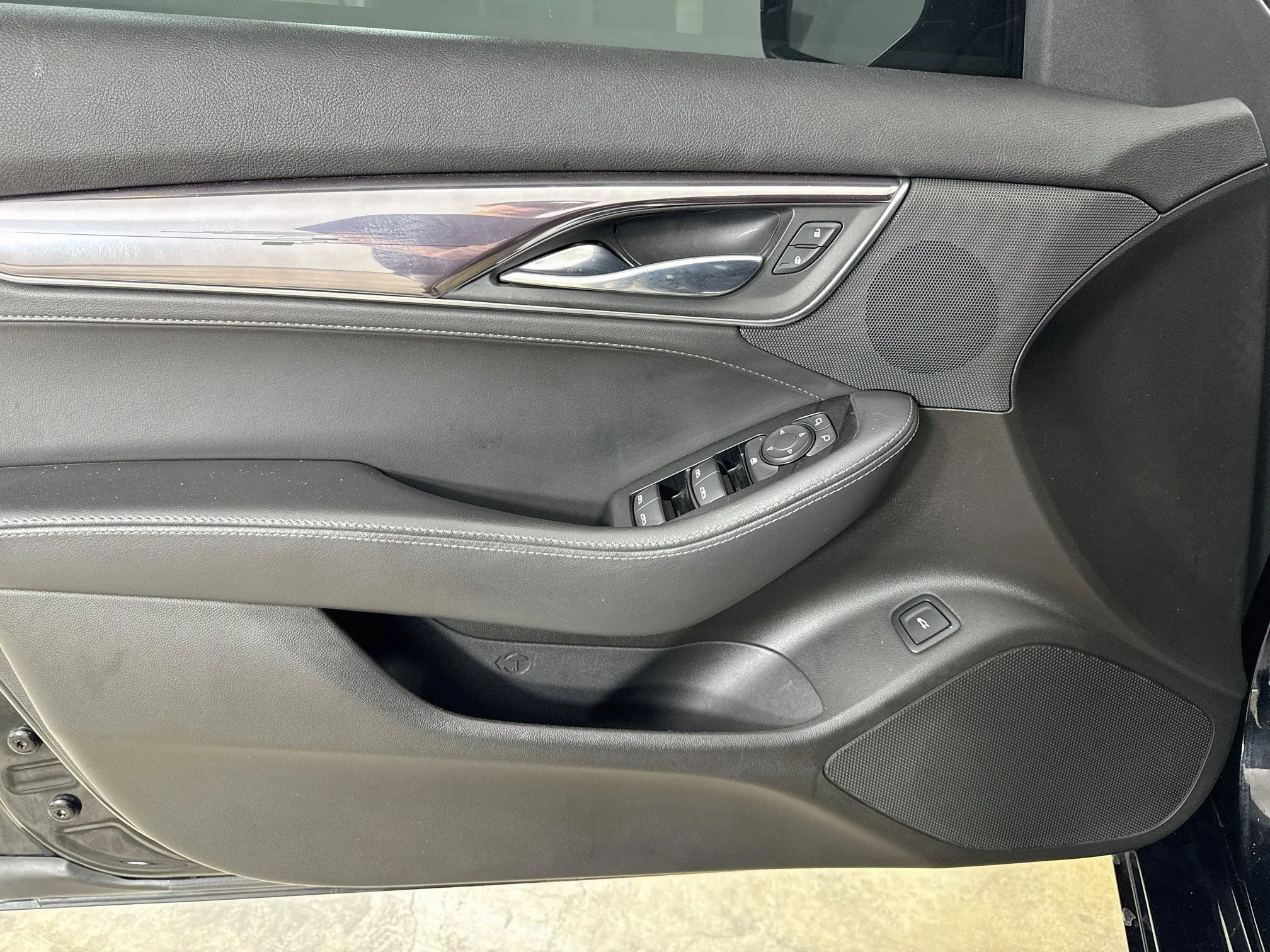 Used 2020 BLACK RAVEN Cadillac Luxury image 19