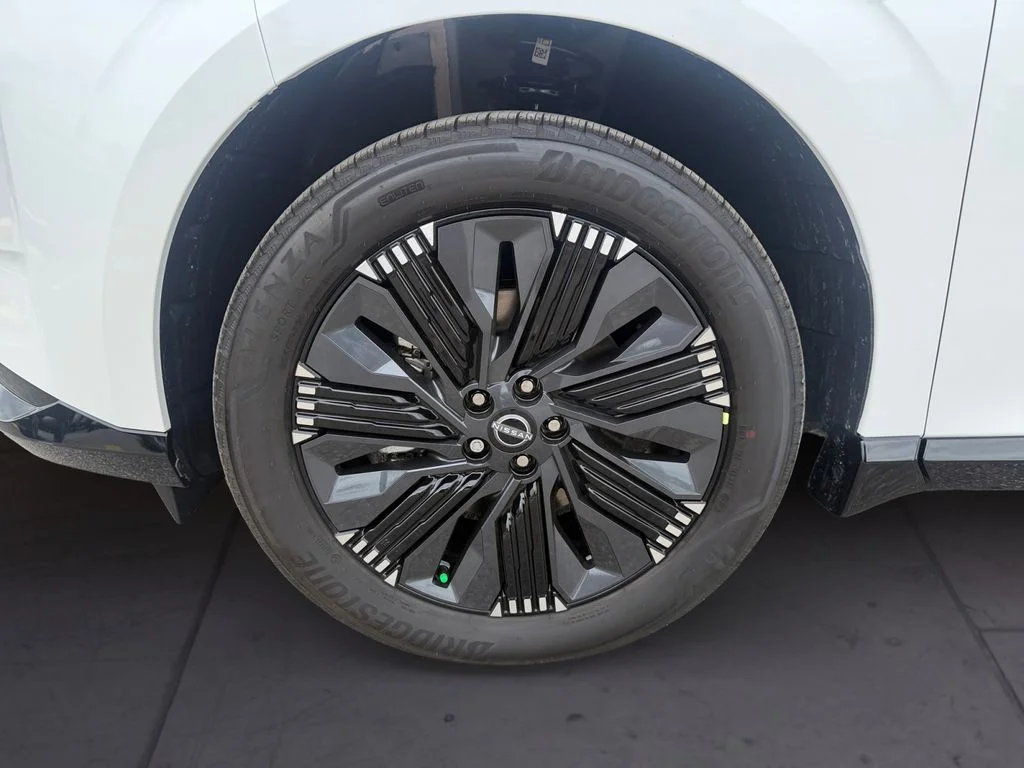 New 2026 White Nissan Platinum image 9