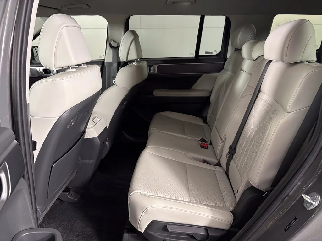 Used 2025 Gray Hyundai SEL image 35