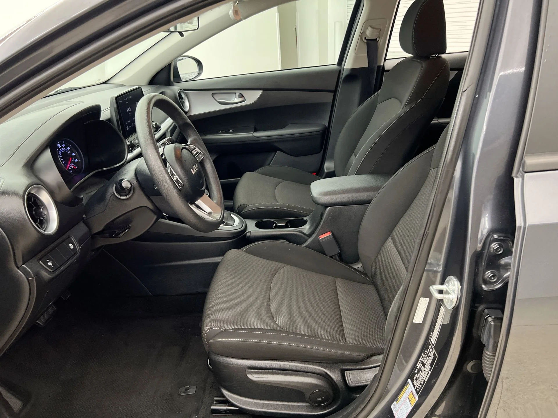 Used 2023 Gray Kia LXS image 9