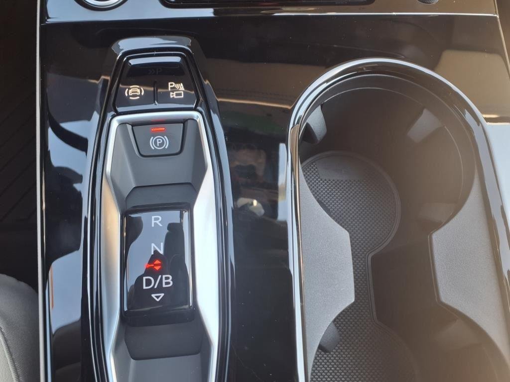 Used 2025 Glacier White Metallic AUDI  image 17