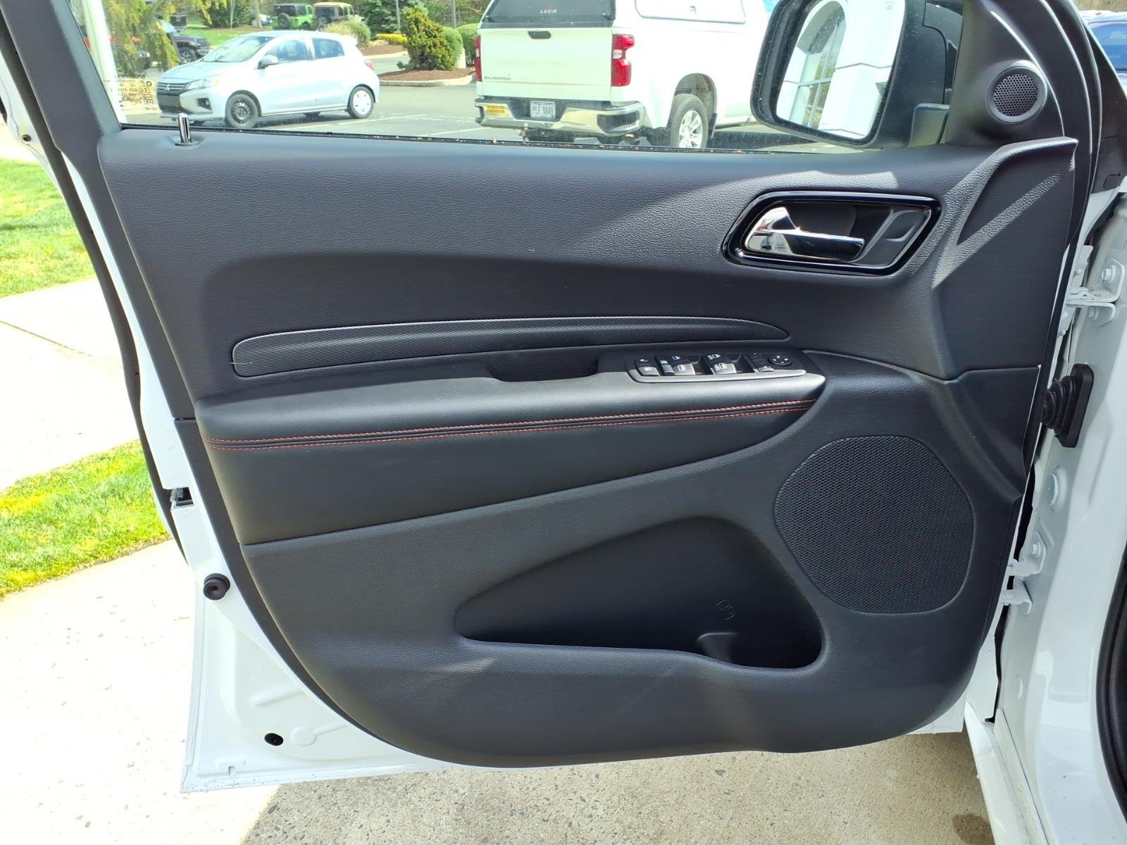 New 2026 White Knuckle Clear-Coat Exterior Paint Dodge GT HEMI V8 image 12