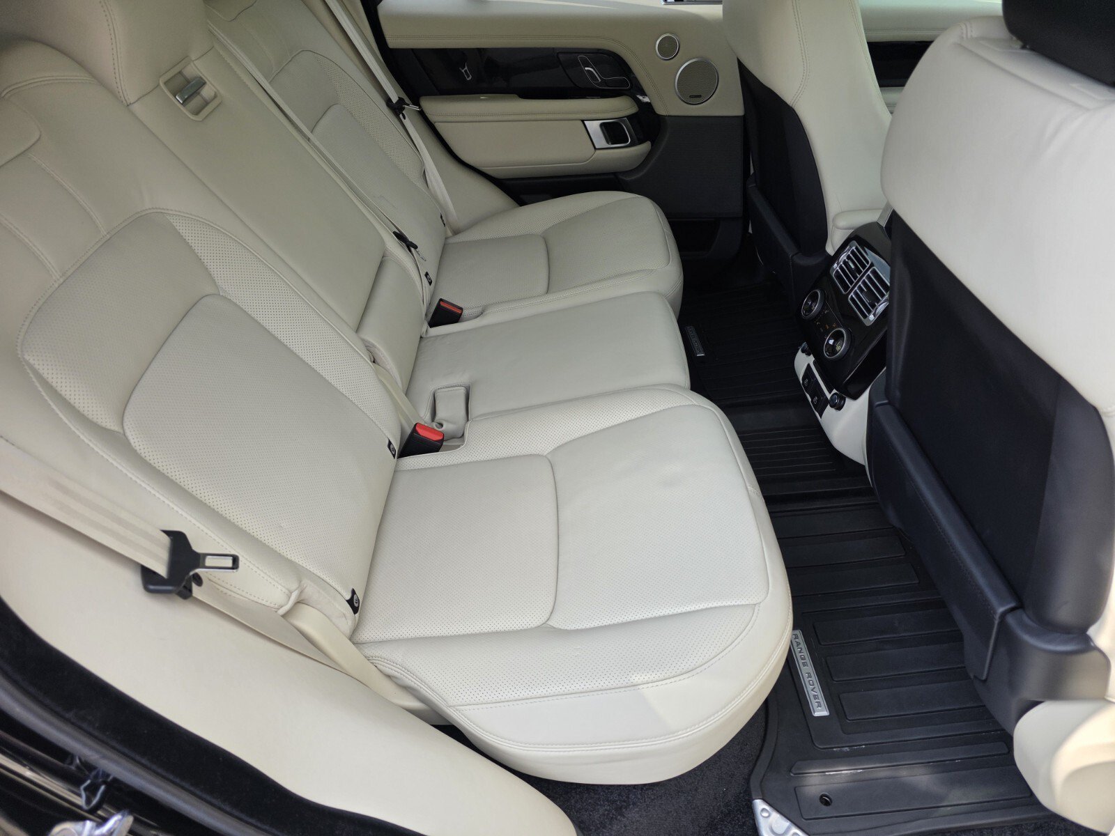 Used 2021 Santorini Black Metallic Land Rover P400 Westminster image 5