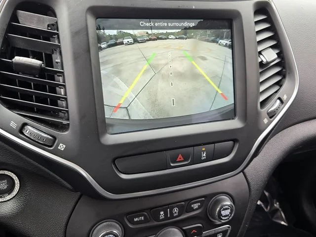 Used 2022 Gray Jeep Latitude Lux image 22