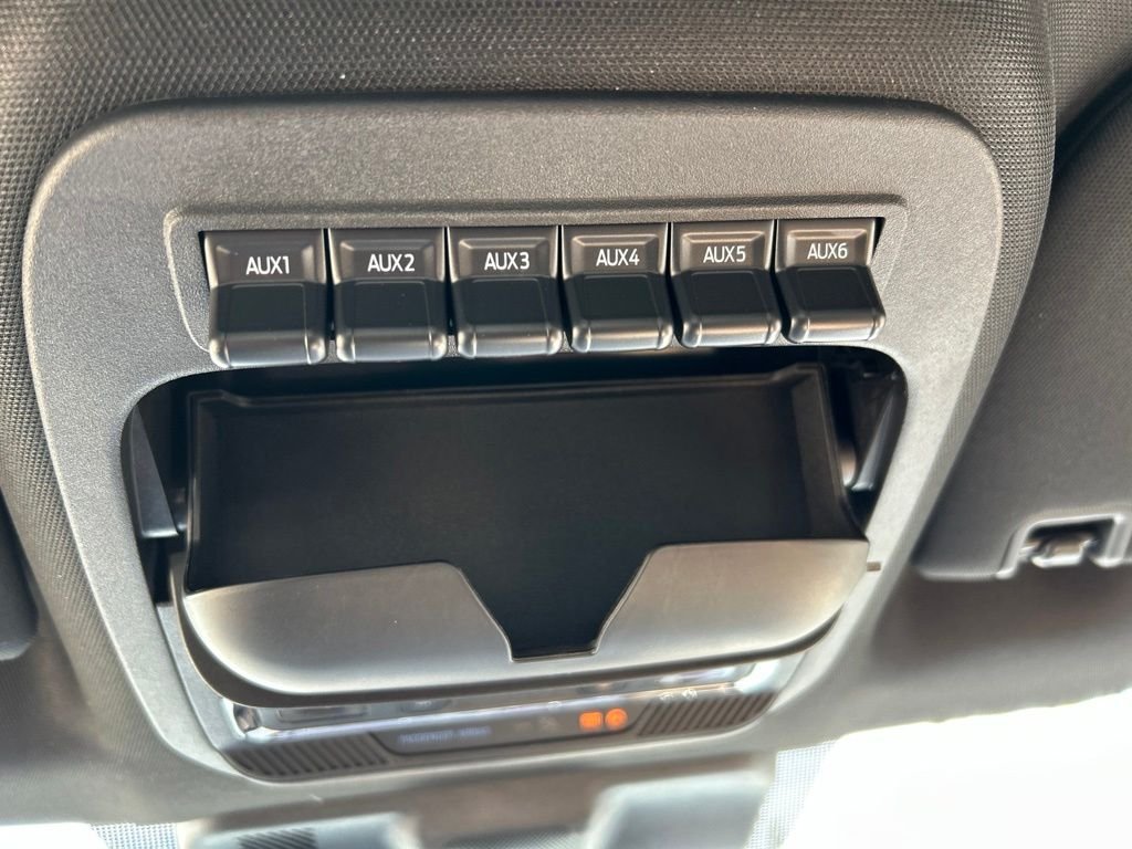 New 2026 Oxford White Ford Lariat image 35