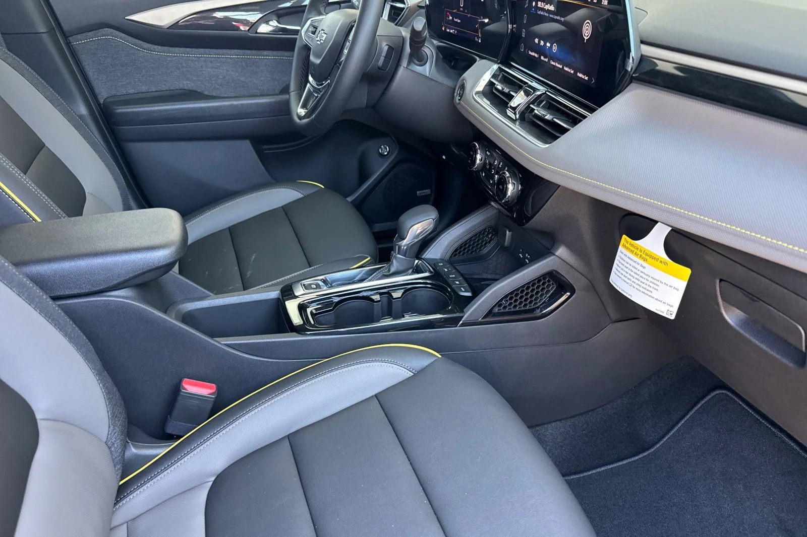New 2026 Mosaic Black Metallic Chevrolet ACTIV image 15