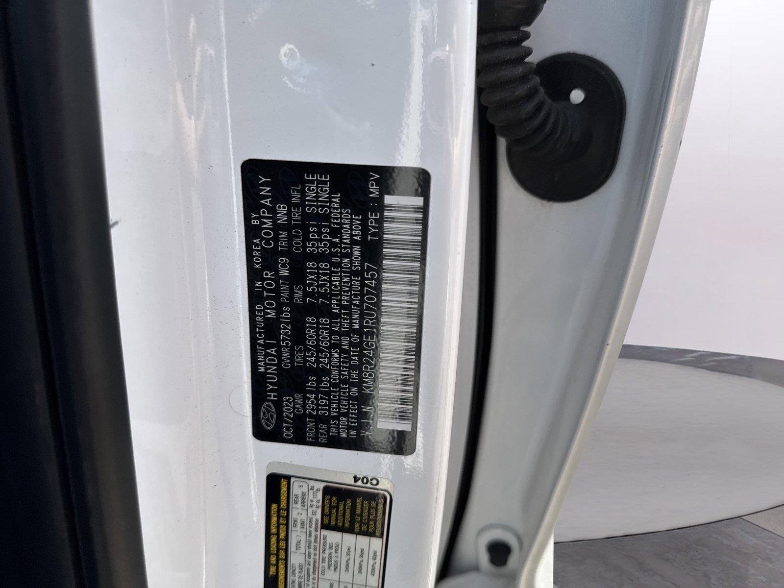 Used 2024 Hyper White Hyundai SEL 7P image 33