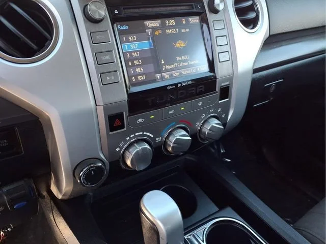 Used 2015  Toyota SR5 image 8