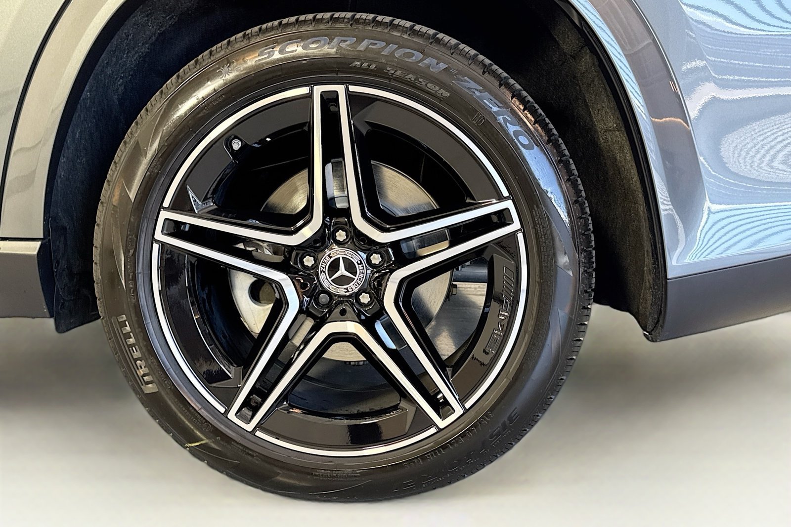 New 2026 Selenite Grey Metallic Mercedes-Benz GLS 450 image 30