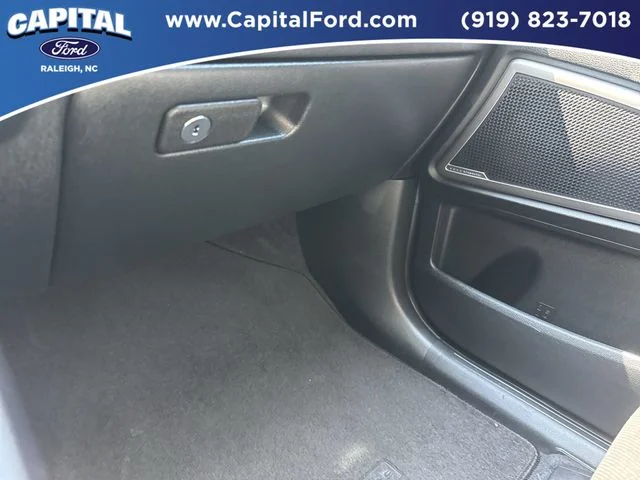 Used 2025 Black Kia S image 28