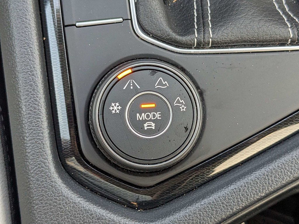 2025 Volkswagen Taos SE - Photo 25