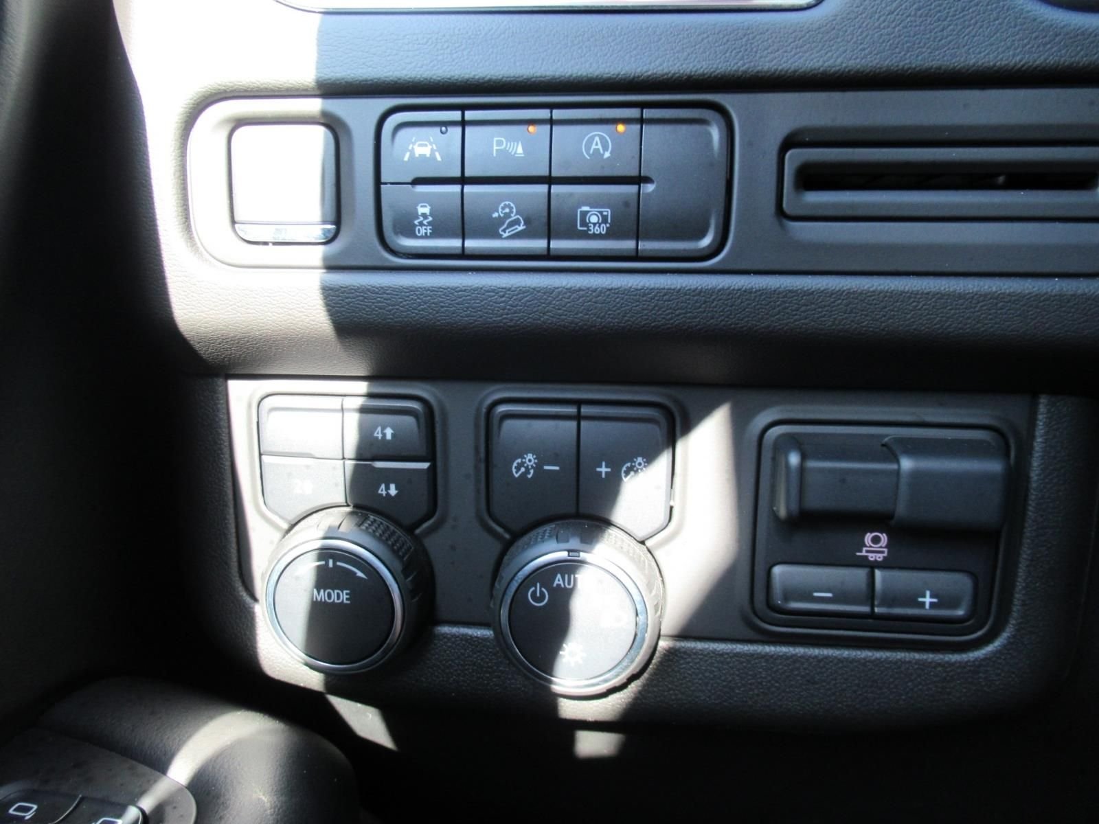 Used 2024 Gray Chevrolet Z71 image 22