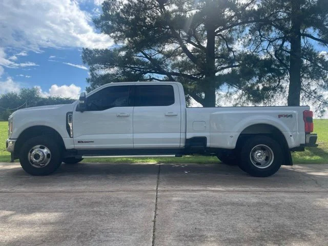 Used 2023 White Ford Lariat image 4