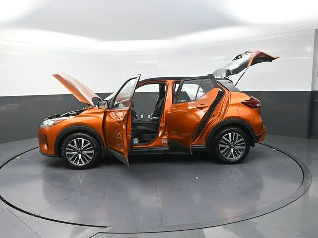 Used 2022 Orange Nissan SV image 32