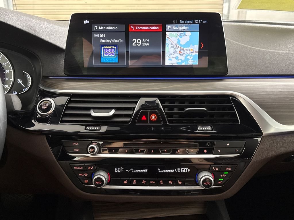 2018 BMW 5 Series 530e - Photo 18