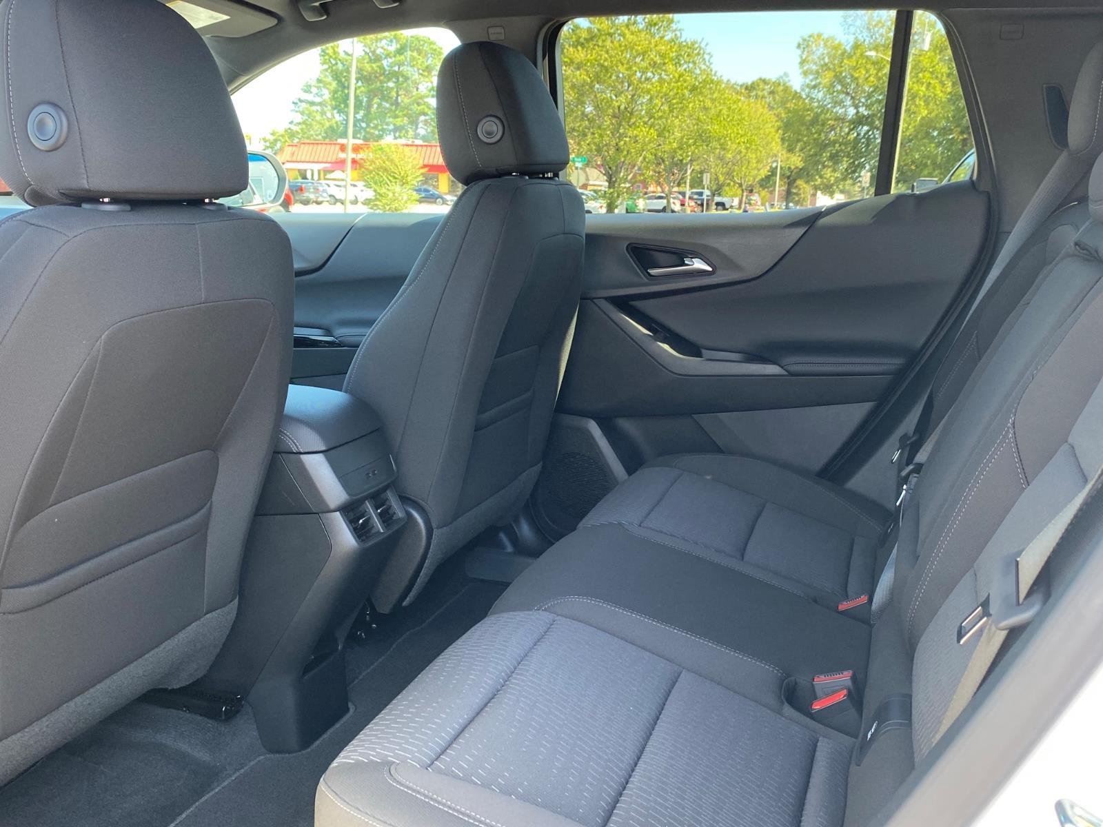 New 2027 Summit White Chevrolet LT image 20