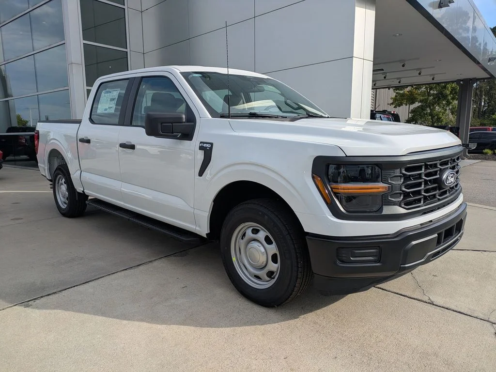 New 2026 Oxford White Ford XL image 2