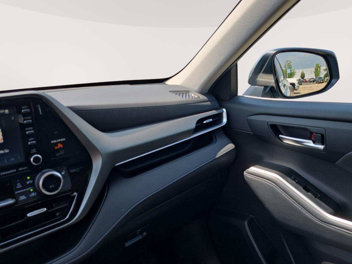 Used 2021 Moondust Toyota Hybrid XLE image 19