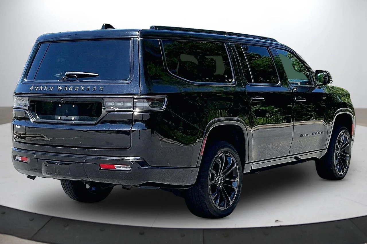 Used 2024 Black Jeep Series II image 9