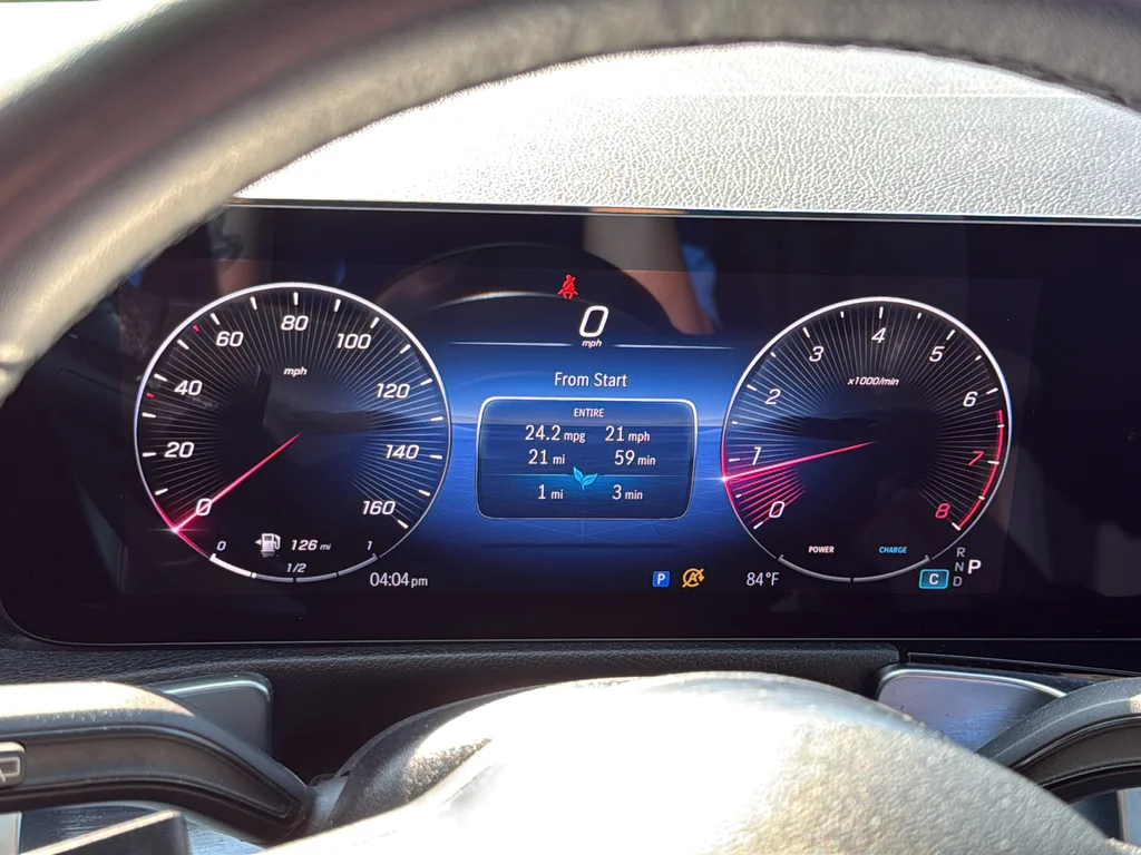 Used 2024  Mercedes-Benz GLB 250 image 23
