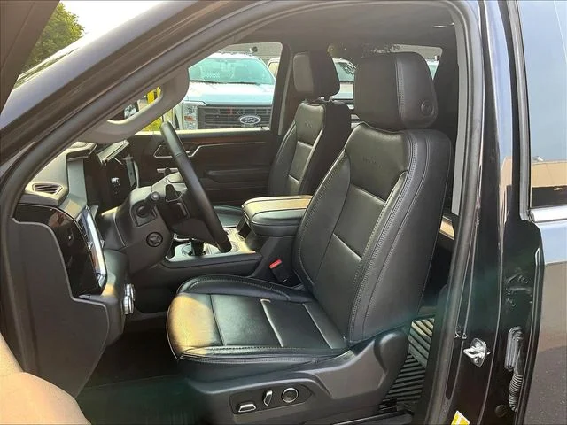 Used 2024 Silver GMC Denali image 21