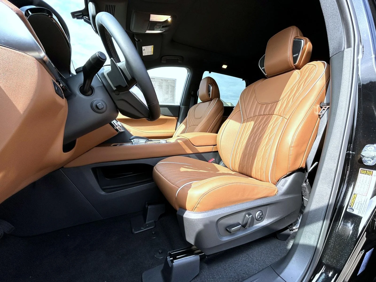 New 2027 Black INFINITI Autograph image 10