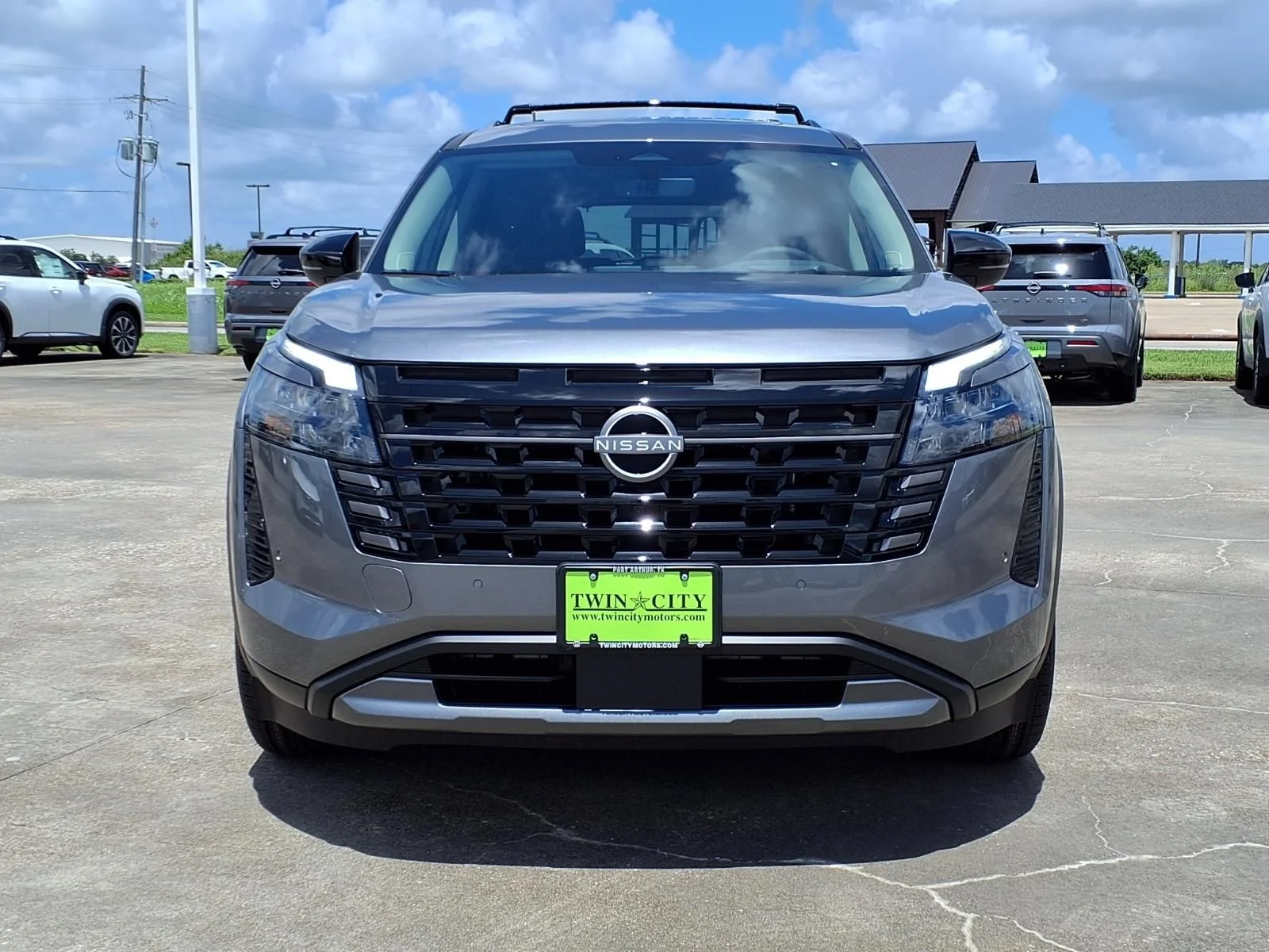 New 2026 Gray Nissan Platinum image 3