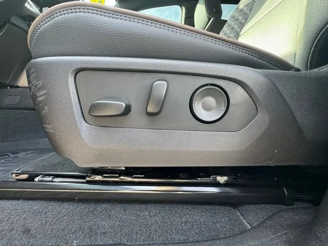Certified Used 2025 Onyx Black GMC Denali image 14